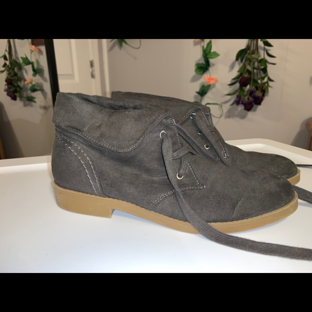 Grey Suede Ankle Boots/Shoes